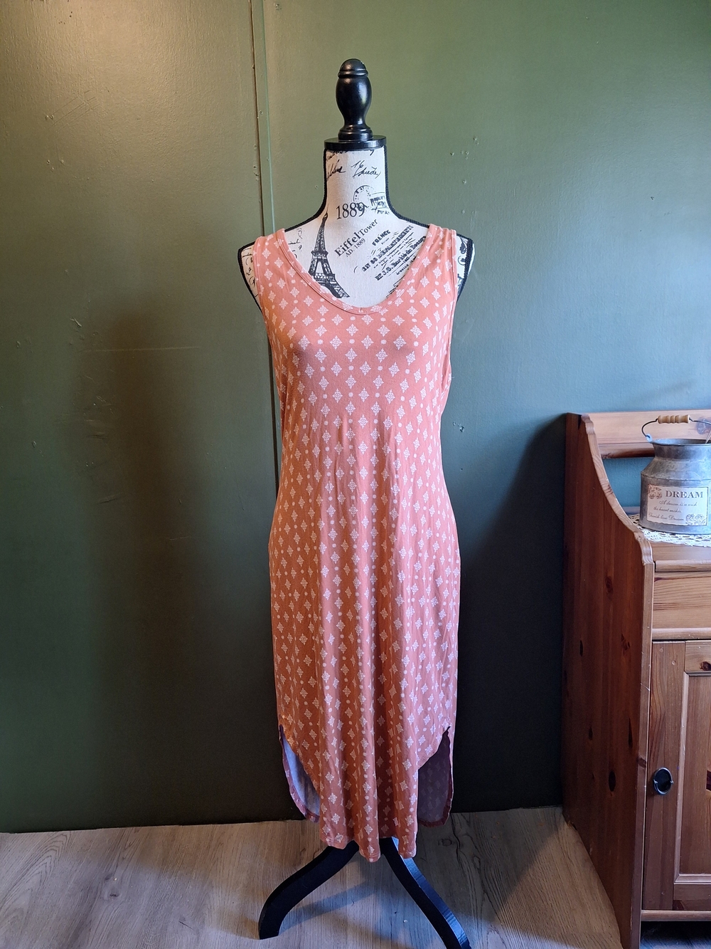 Olive & Oak Coral Peach Color Patterned High-Low Midi Dress